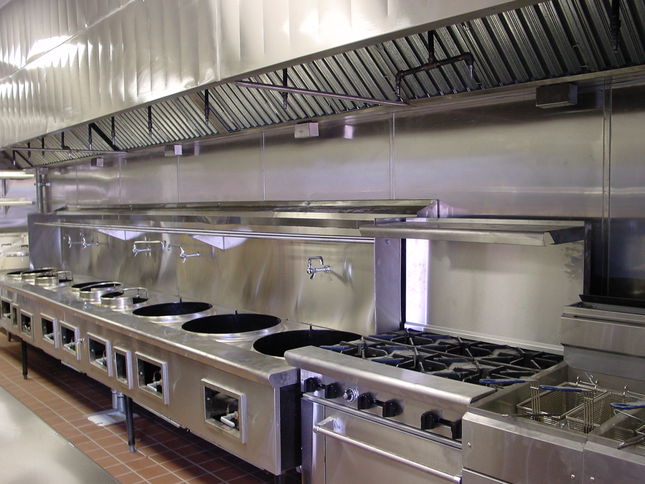 commercial kitchen cleaning
